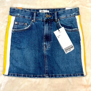 NWT ZARA Trafaluc jean mini skirt, white/yellow side stripes -‎ sz XSMALL
